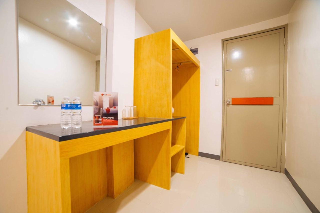 Reddoorz Plus Near San Pedro Cathedral Davao Exterior foto